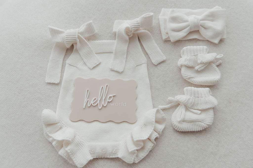 Lottie Milk Bow