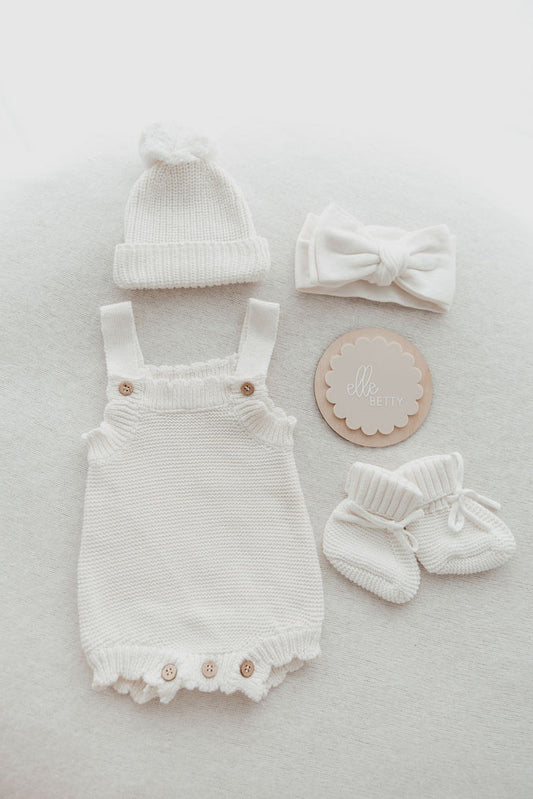 August Milk Singlet Knit Scallop Rompe