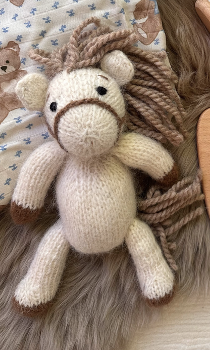Studley Heirloom Horse // Cream